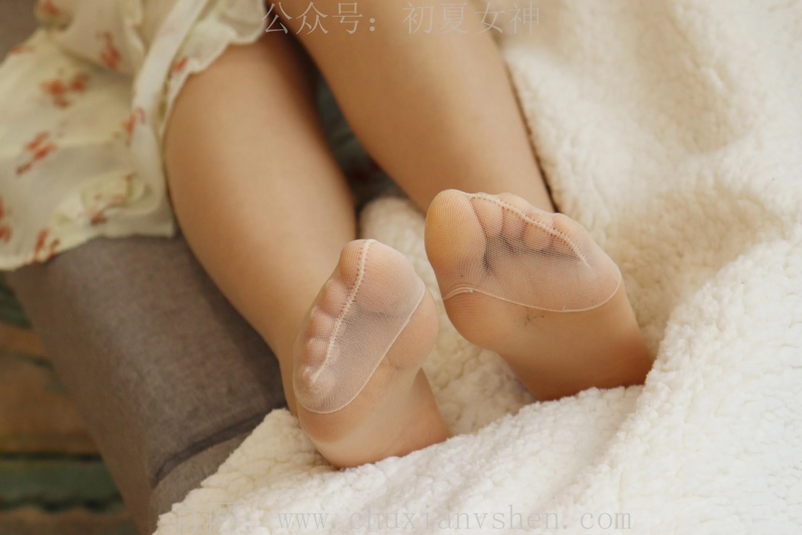 初夏女神 NO.011 水吉 2023款春季S码连衣裙搭错了鞋 [90P]插图7